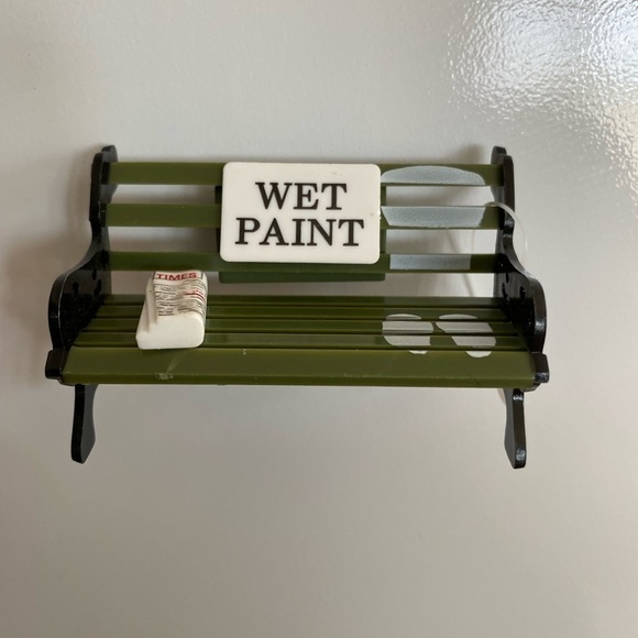 VINTAGE 1994 Acme Miniature Fridge Magnet Wet Paint Bench Green Black *flaw* - Picture 1 of 7